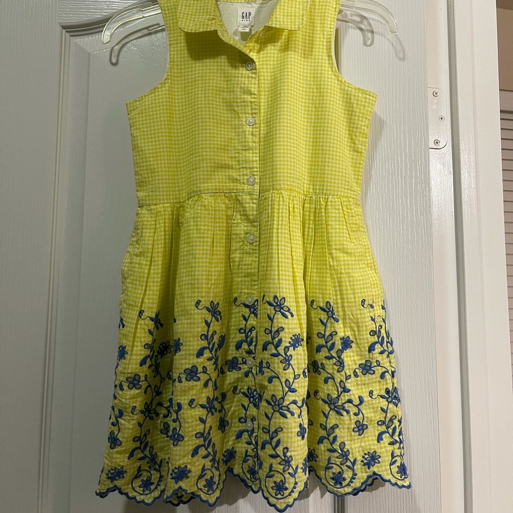 Gap Girl’s Embroidered Dress 🌼